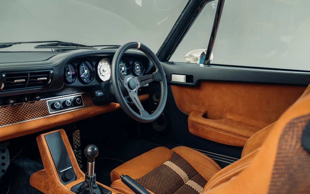 Cream Coupé, a Porsche 911 (964) reimagined by Theon Design: dashboard, steering wheel and tan leather interior