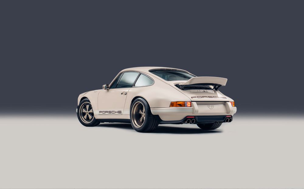 Cream Coupé, a Porsche 911 (964) reimagined by Theon Design: rear three-quarter view in the studio