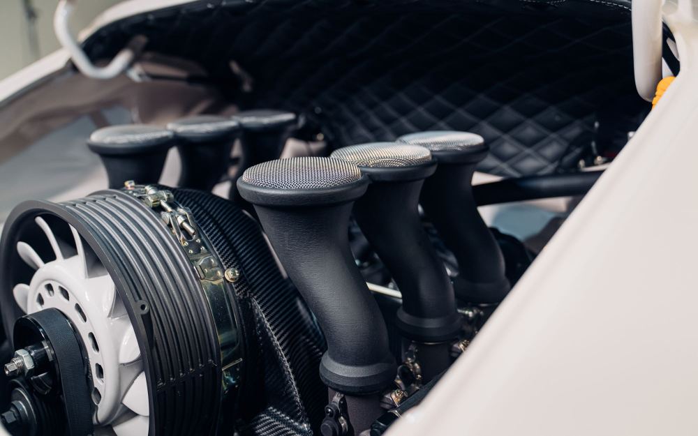 Cream Coupé, a Porsche 911 (964) reimagined by Theon Design: close-up of the air-cooled flat-six