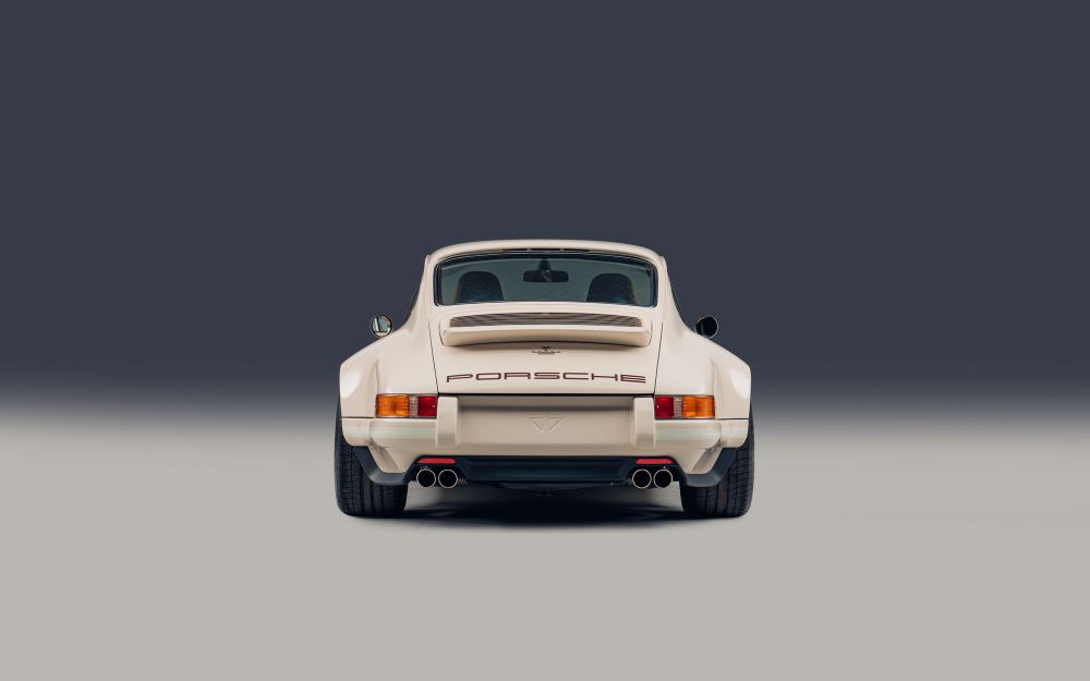 Cream Coupé, a Porsche 911 (964) reimagined by Theon Design: rear view in the studio