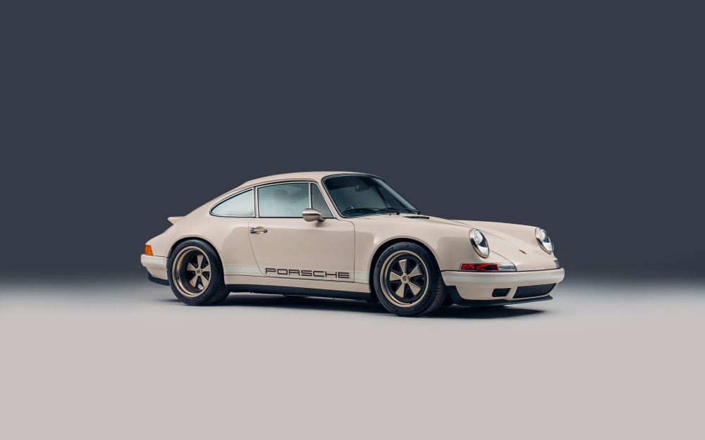 Cream Coupé, a Porsche 911 (964) reimagined by Theon Design: front three-quarter view in the studio