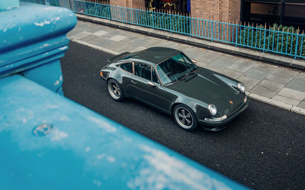 Dark Green Coupé, a Porsche 911 (964) reimagined by Theon Design, photograph 2