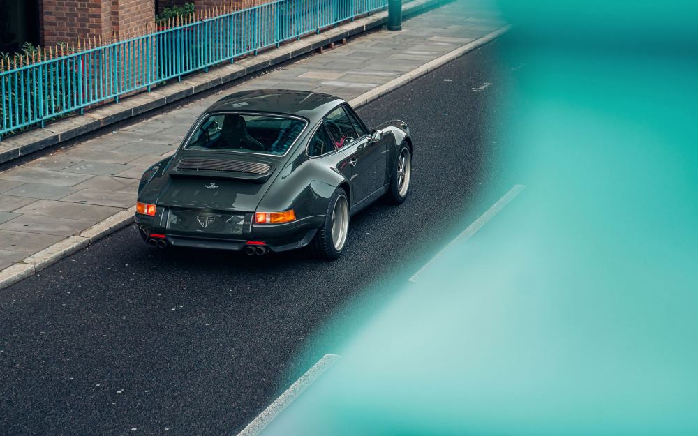 Dark Green Coupé, a Porsche 911 (964) reimagined by Theon Design, photograph 3
