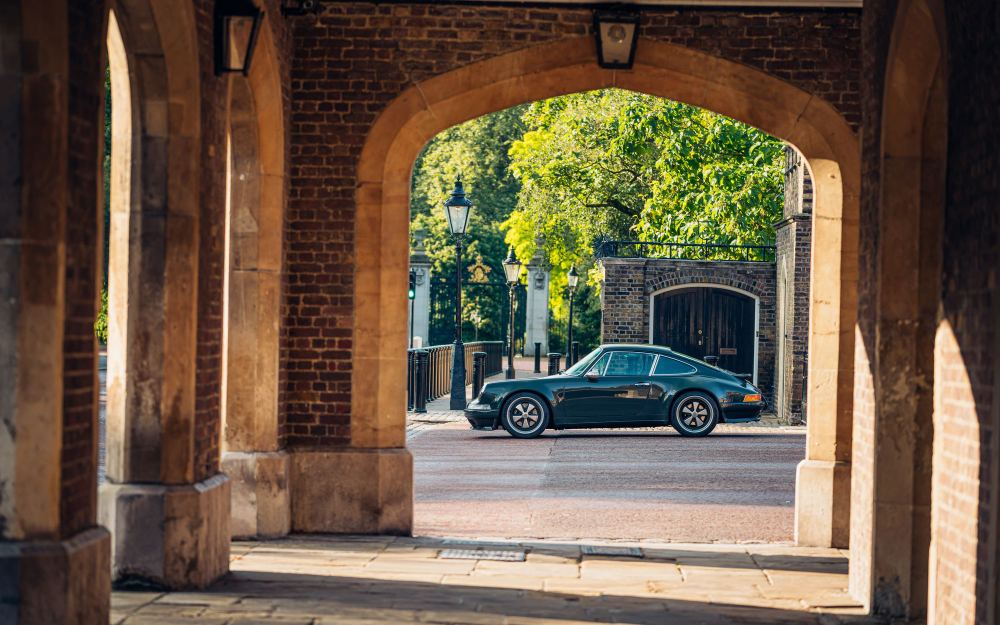 Dark Green Coupé, a Porsche 911 (964) reimagined by Theon Design, photograph 12