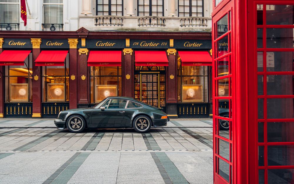 Dark Green Coupé, a Porsche 911 (964) reimagined by Theon Design, photograph 13