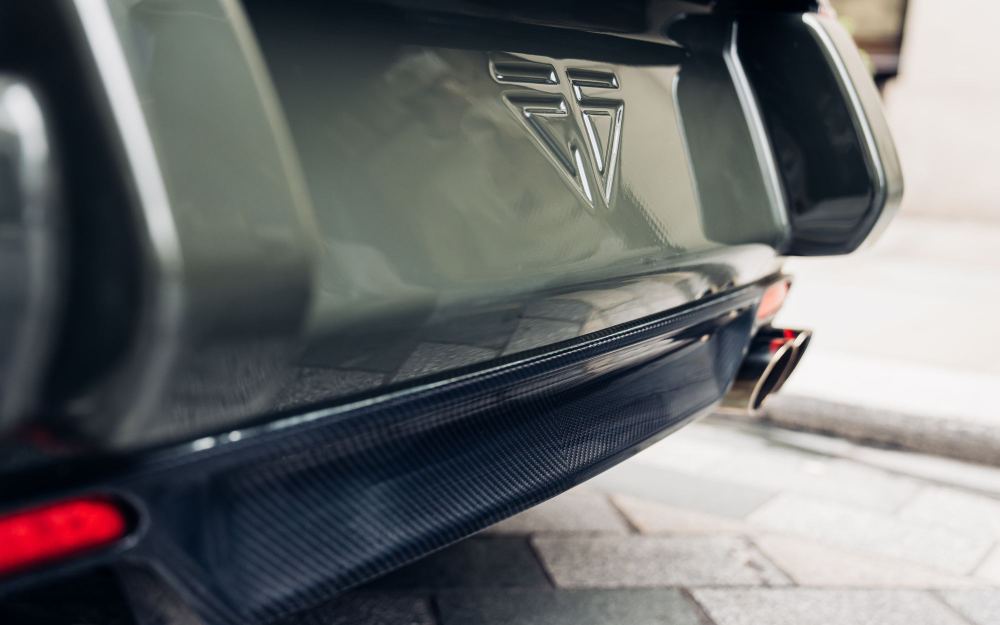 Dark Green Coupé, a Porsche 911 (964) reimagined by Theon Design, photograph 22