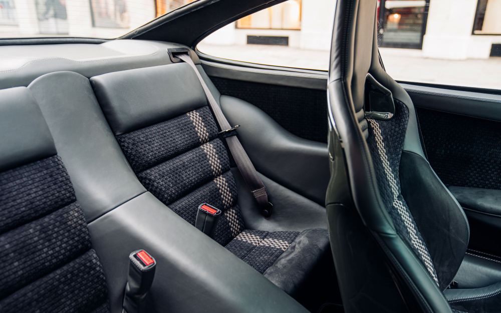 Dark Green Coupé, a Porsche 911 (964) reimagined by Theon Design, photograph 37