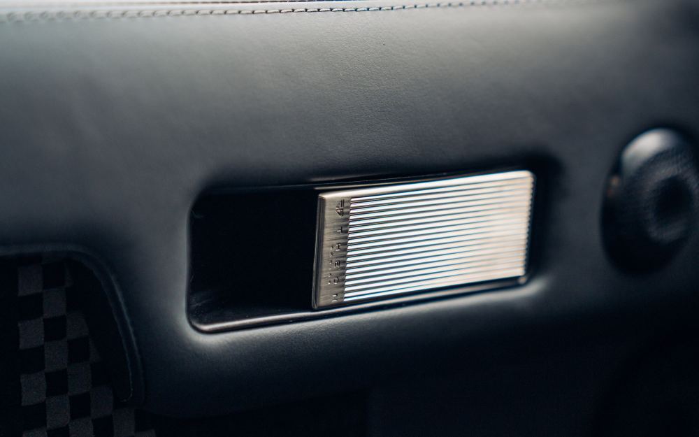 Dark Green Coupé, a Porsche 911 (964) reimagined by Theon Design, photograph 49