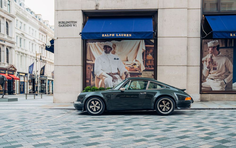 Dark Green Coupé, a Porsche 911 (964) reimagined by Theon Design, photograph 55