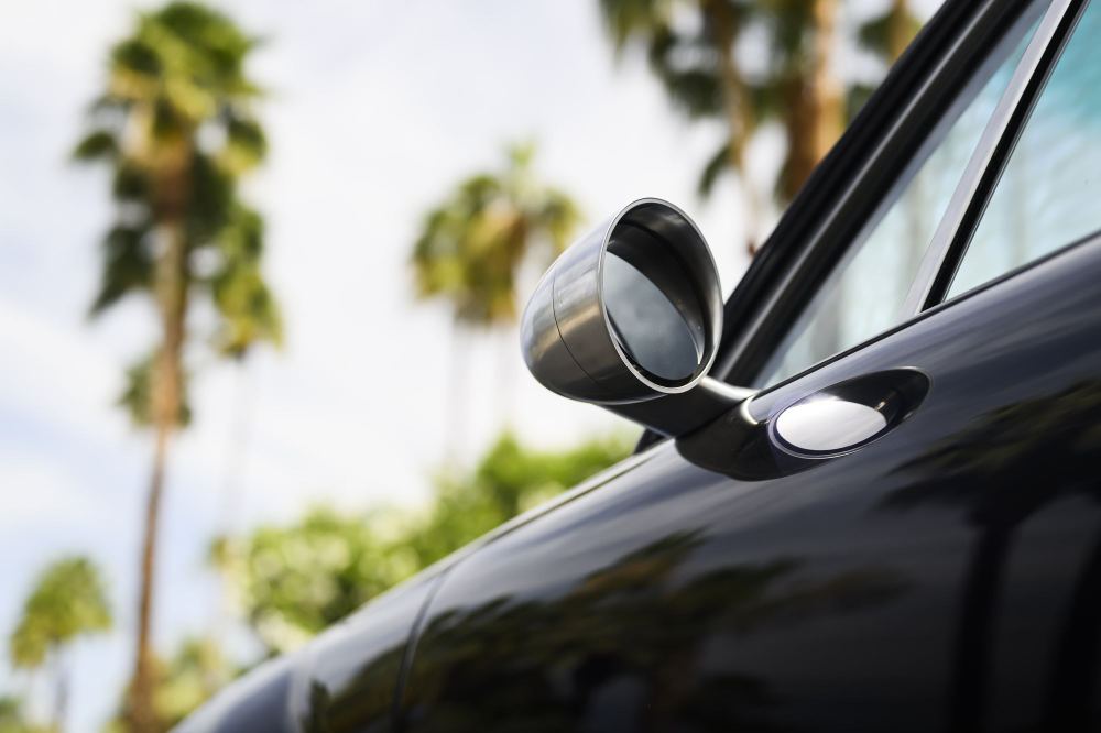 Midnight Blue Coupé, a Porsche 911 (964) reimagined by Theon Design, photograph 37