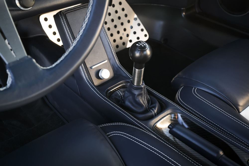Midnight Blue Coupé, a Porsche 911 (964) reimagined by Theon Design, photograph 65