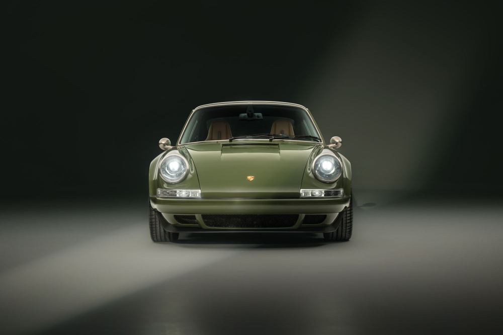 Olive Green Coupé, a Porsche 911 (964) reimagined by Theon Design, photograph 1
