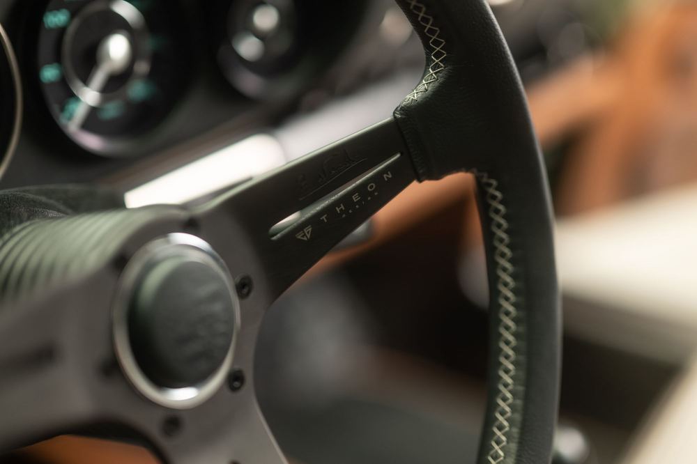 Olive Green Coupé, a Porsche 911 (964) reimagined by Theon Design, photograph 2