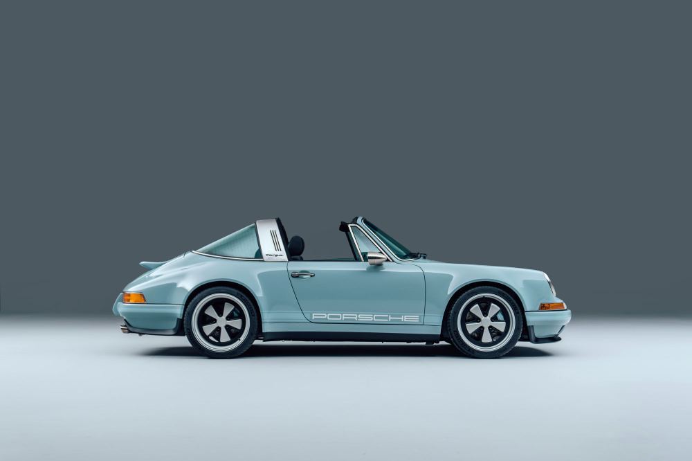 Pale Blue Targa, a Porsche 911 (964) reimagined by Theon Design, photograph 1