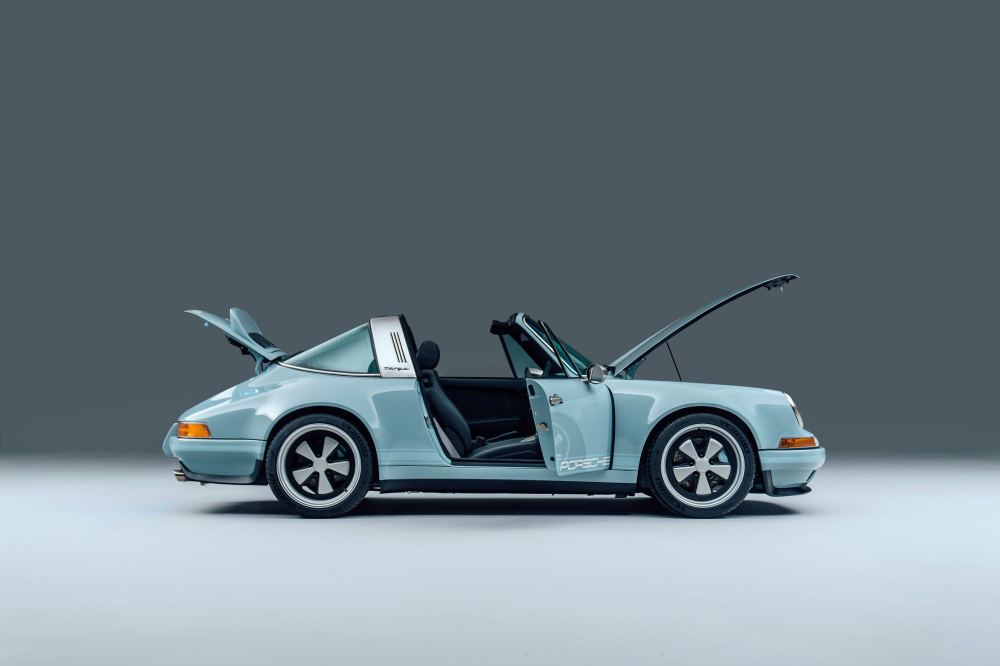 Pale Blue Targa, a Porsche 911 (964) reimagined by Theon Design, photograph 2