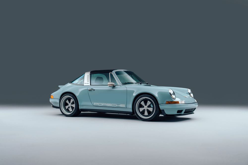 Pale Blue Targa, a Porsche 911 (964) reimagined by Theon Design, photograph 6