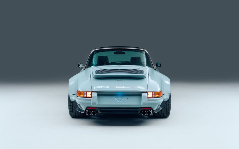 Pale Blue Targa, a Porsche 911 (964) reimagined by Theon Design, photograph 17