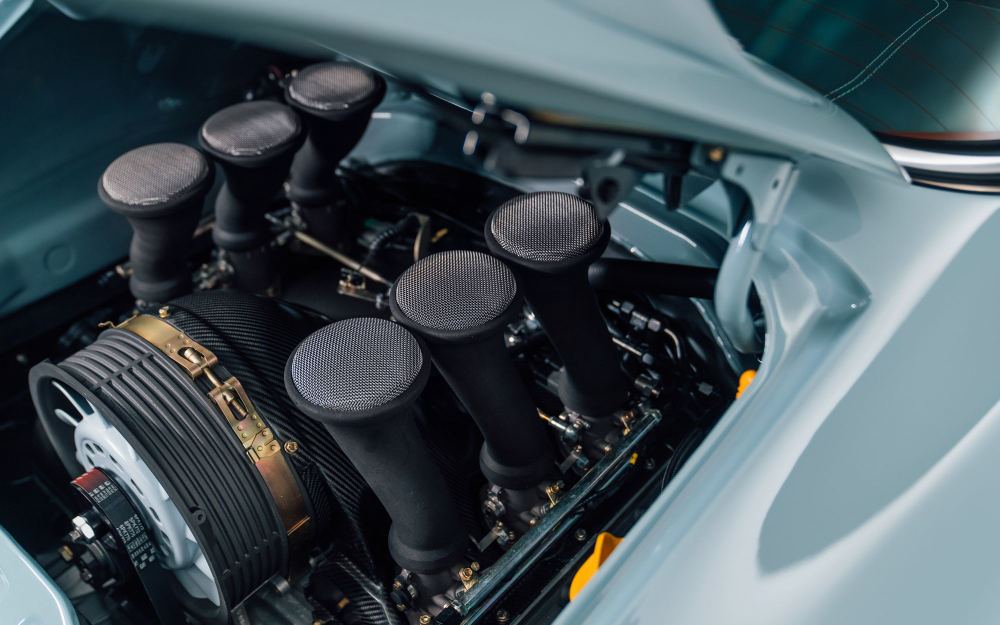 Pale Blue Targa, a Porsche 911 (964) reimagined by Theon Design, photograph 23
