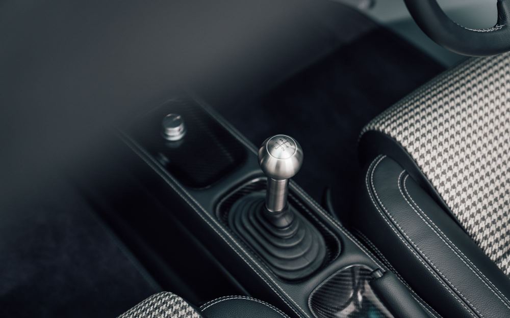 Pale Blue Targa, a Porsche 911 (964) reimagined by Theon Design, photograph 28