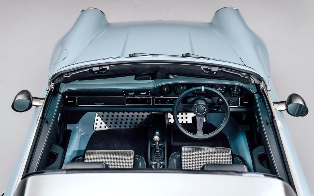 Pale Blue Targa, a Porsche 911 (964) reimagined by Theon Design, photograph 36