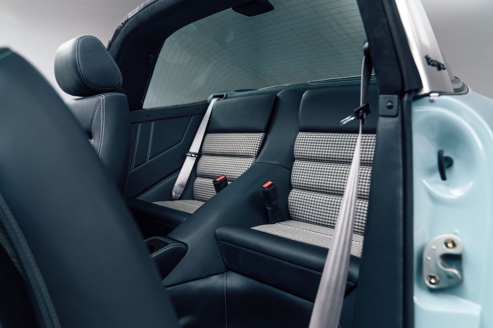 Pale Blue Targa, a Porsche 911 (964) reimagined by Theon Design, photograph 40