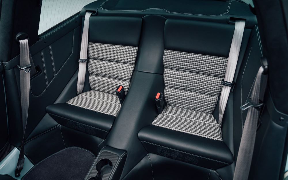 Pale Blue Targa, a Porsche 911 (964) reimagined by Theon Design, photograph 42