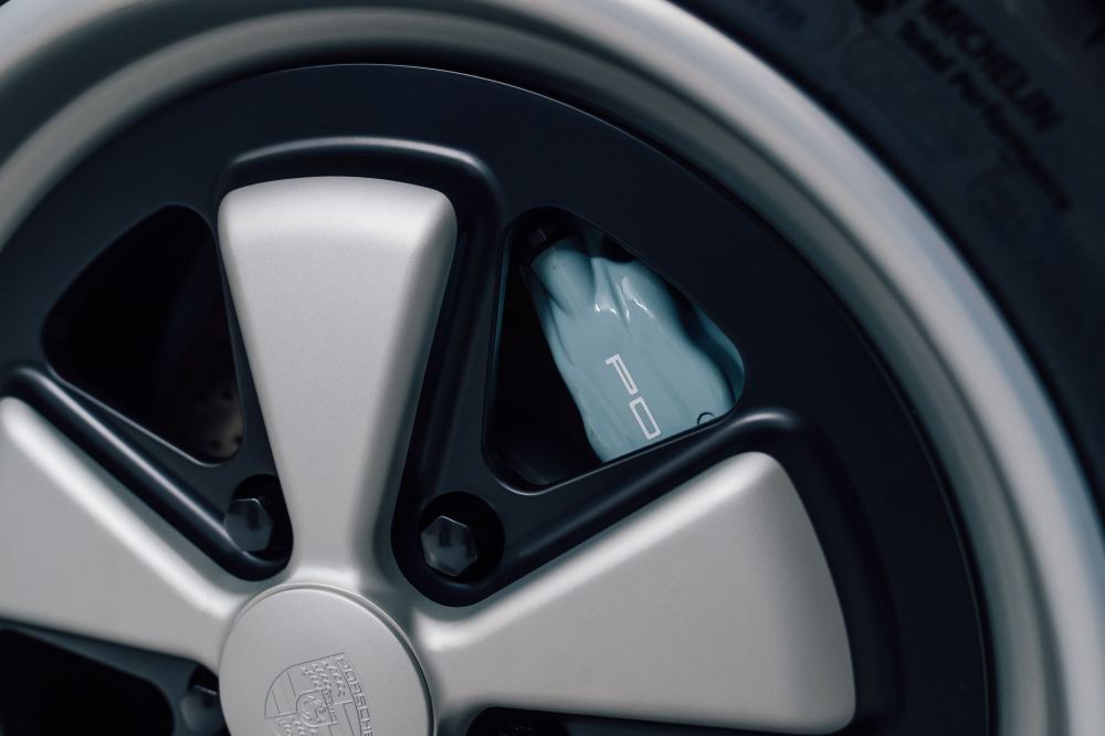 Pale Blue Targa, a Porsche 911 (964) reimagined by Theon Design, photograph 43