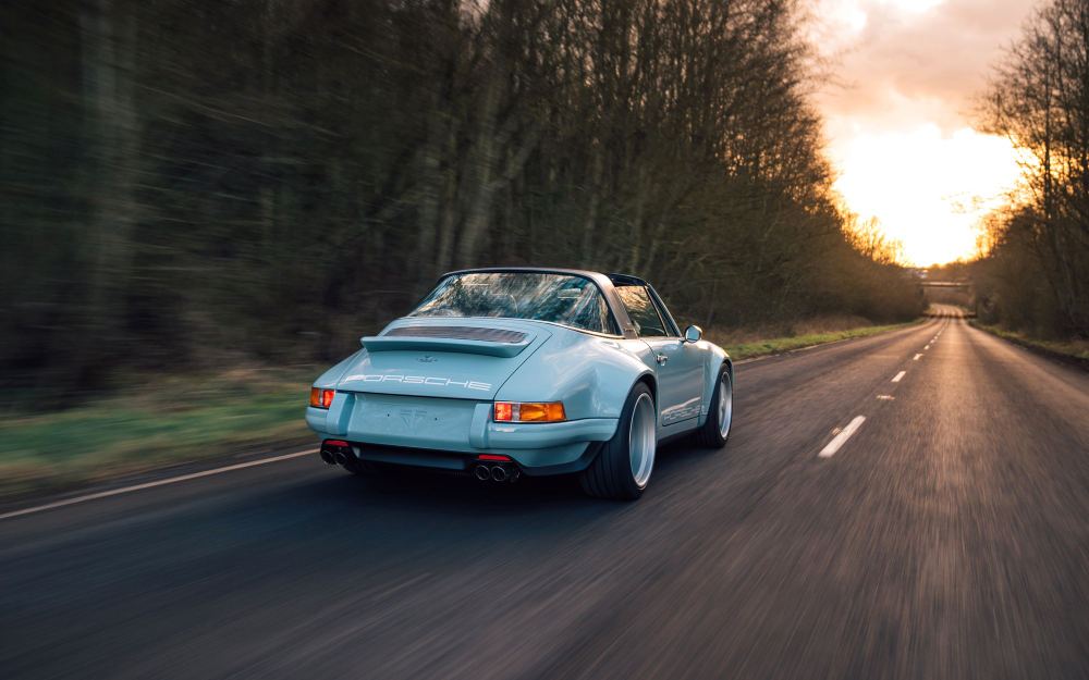 Pale Blue Targa, a Porsche 911 (964) reimagined by Theon Design, photograph 45