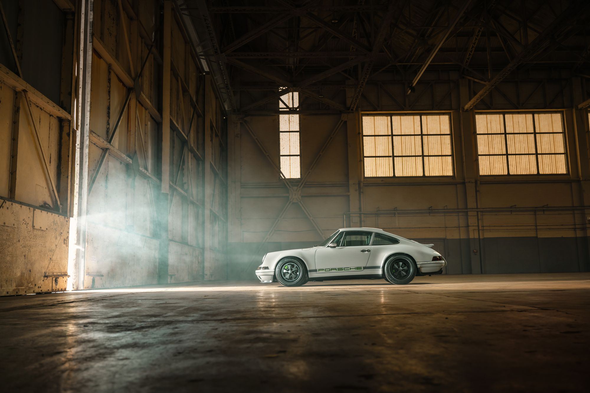 Silver Coupé, a Porsche 911 (964) reimagined by Theon Design