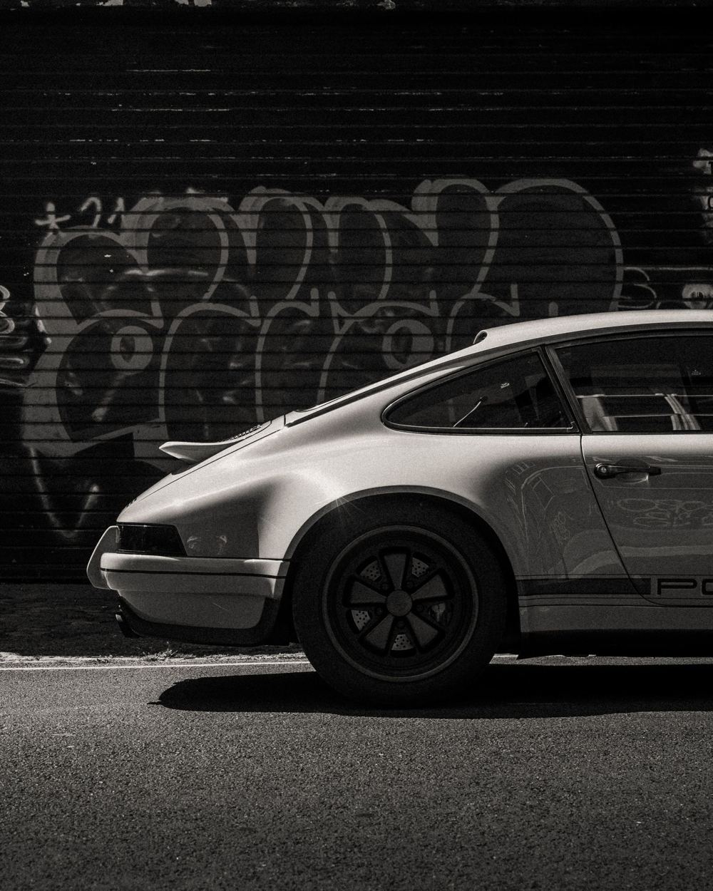 White Coupé, a Porsche 911 (964) reimagined by Theon Design, photograph 14