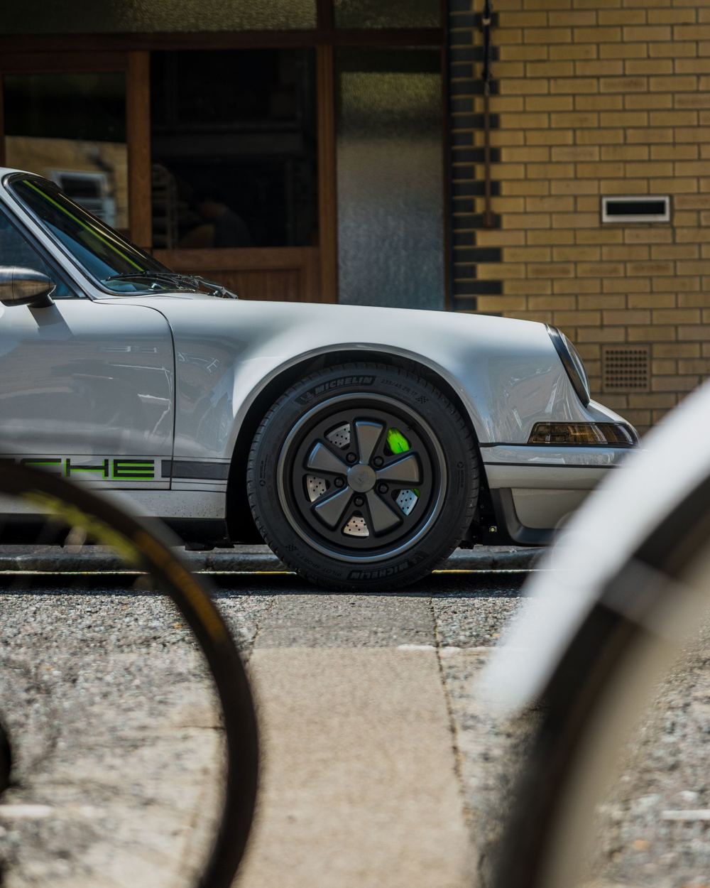 White Coupé, a Porsche 911 (964) reimagined by Theon Design, photograph 20