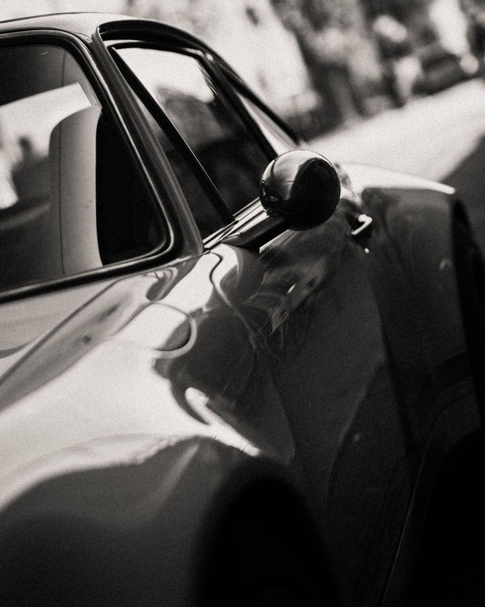 White Coupé, a Porsche 911 (964) reimagined by Theon Design, photograph 29