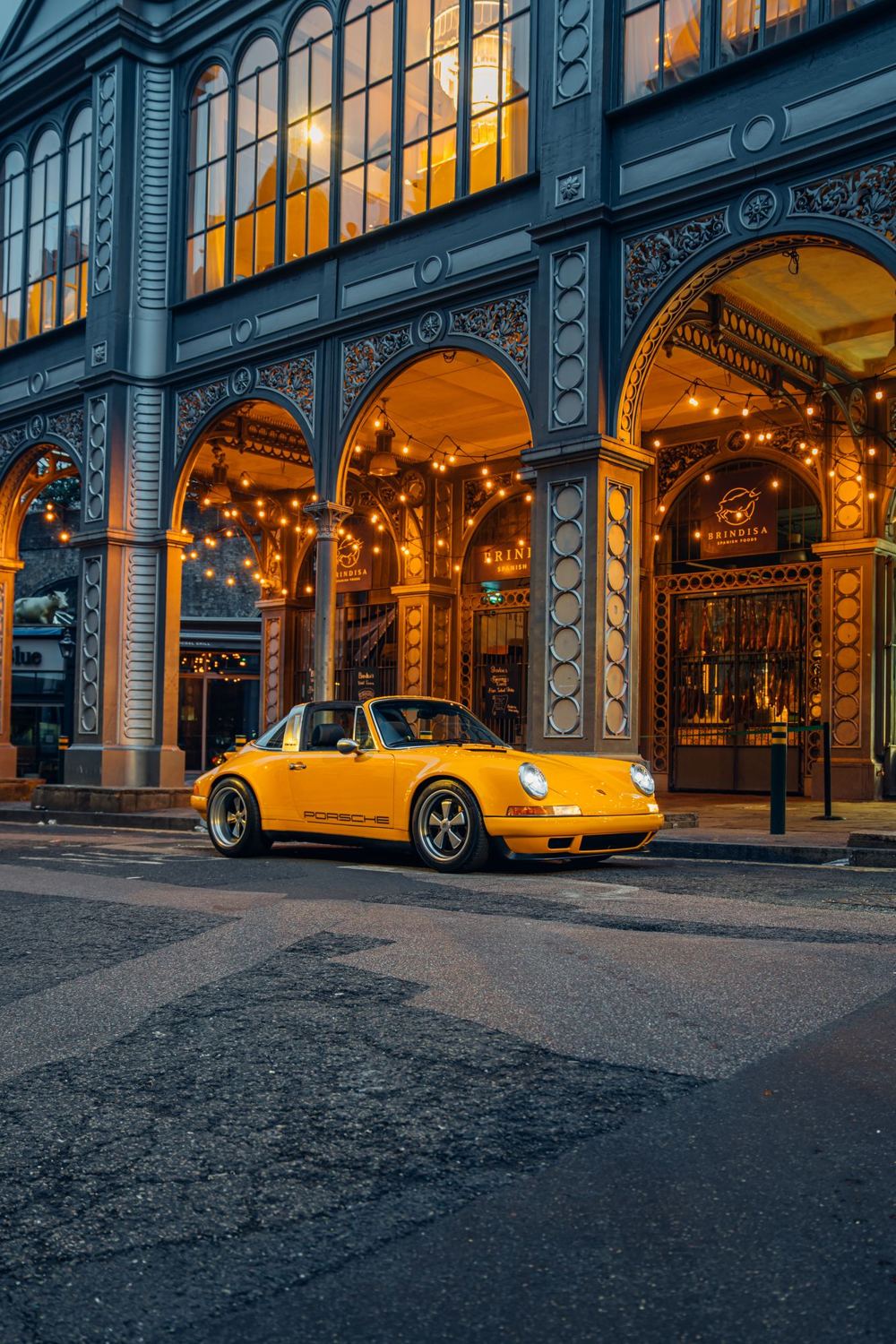 Yellow Targa, a Porsche 911 (964) reimagined by Theon Design, photograph 6