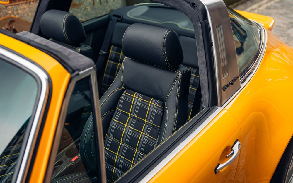 Yellow Targa, a Porsche 911 (964) reimagined by Theon Design, photograph 15