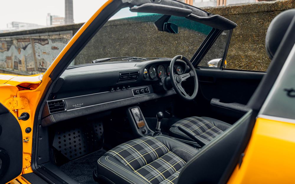 Yellow Targa, a Porsche 911 (964) reimagined by Theon Design, photograph 18