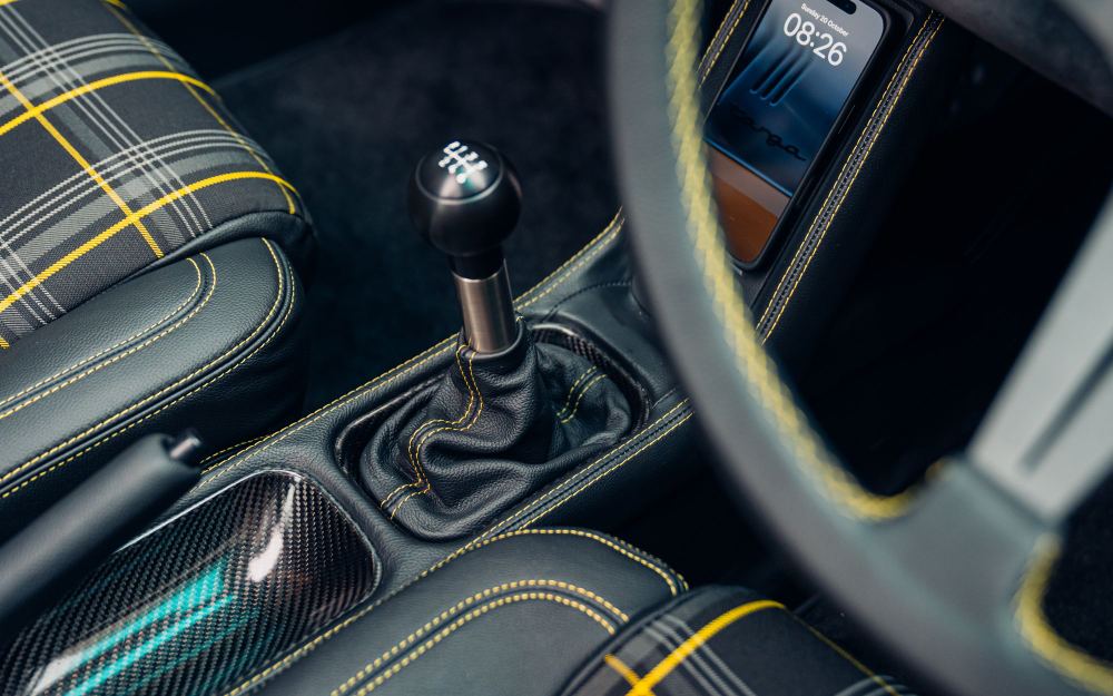 Yellow Targa, a Porsche 911 (964) reimagined by Theon Design, photograph 28