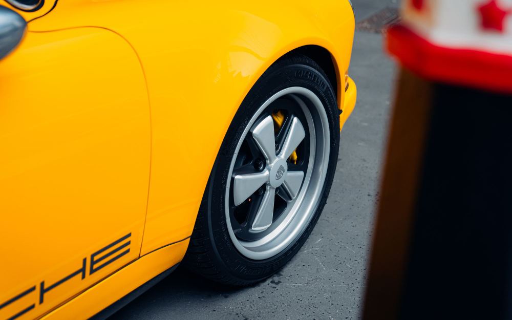 Yellow Targa, a Porsche 911 (964) reimagined by Theon Design, photograph 41