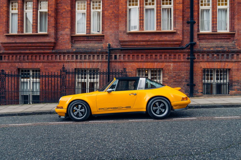 Yellow Targa, a Porsche 911 (964) reimagined by Theon Design, photograph 49